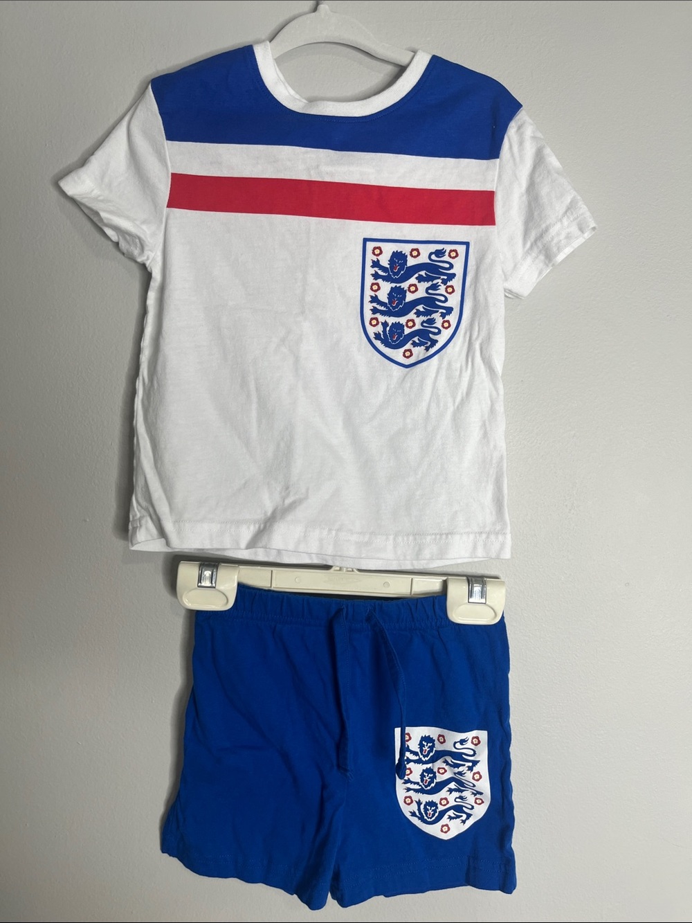 England Kids White, Royal Blue & Red Soccer Crest Tee and Shorts Set